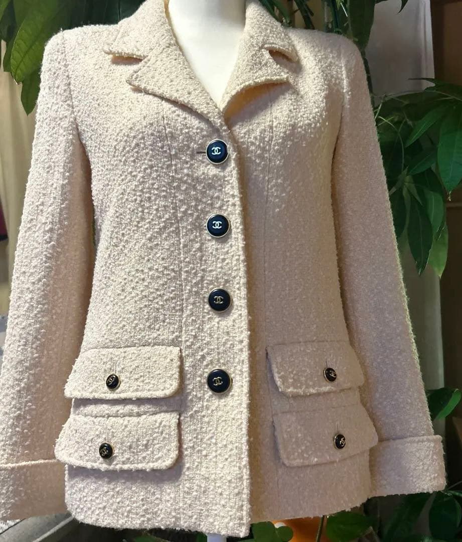 UUページ CHANELツィードテーラードジャケットロゴボタン