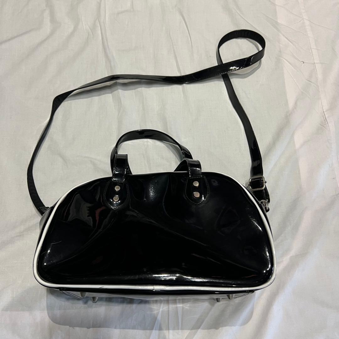 AFB ブラック エナメル ショルダー バッグ A.F.B