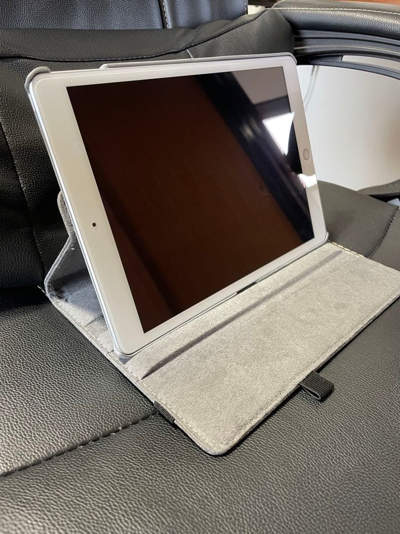 Apple iPad 第8世代10.2インチ シルバー　32㎇ Wi-Fiモデル