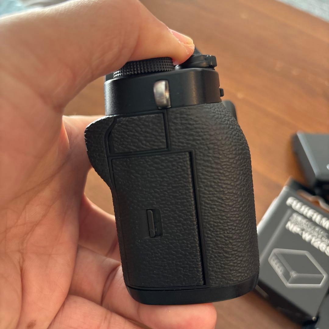 【美品】Fujifilm X-T3 本体 + バッテリー2個