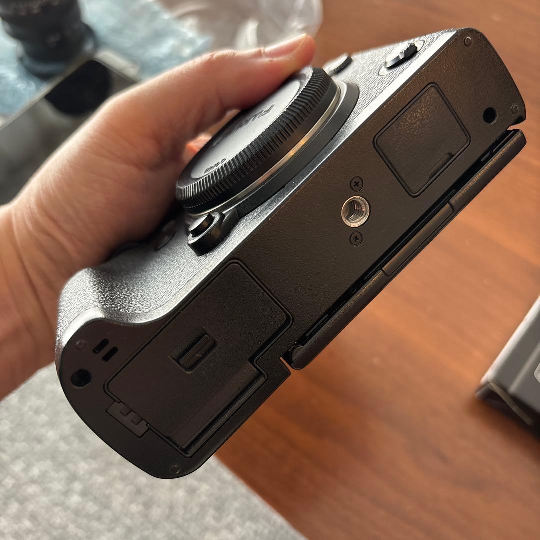 【美品】Fujifilm X-T3 本体 + バッテリー2個