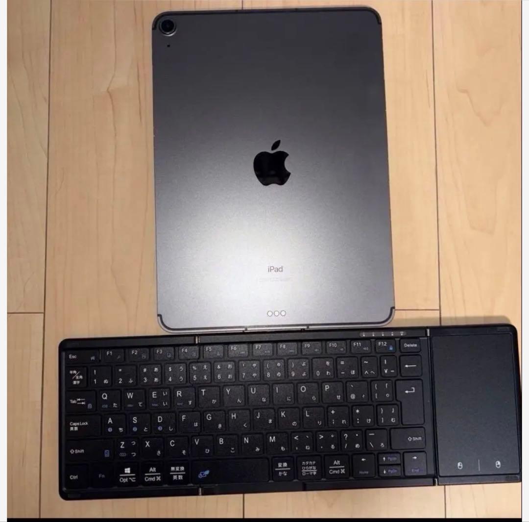 iPad Air 設定上表示100%SIMフリー+ Bluetoothキーボード