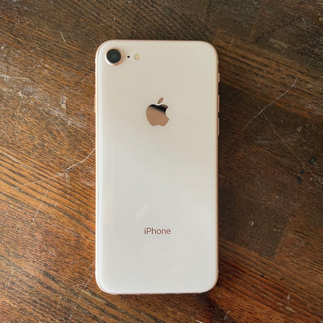 Apple iPhone 8 ピンク