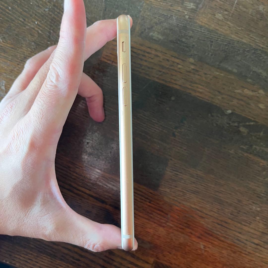 Apple iPhone 8 ピンク