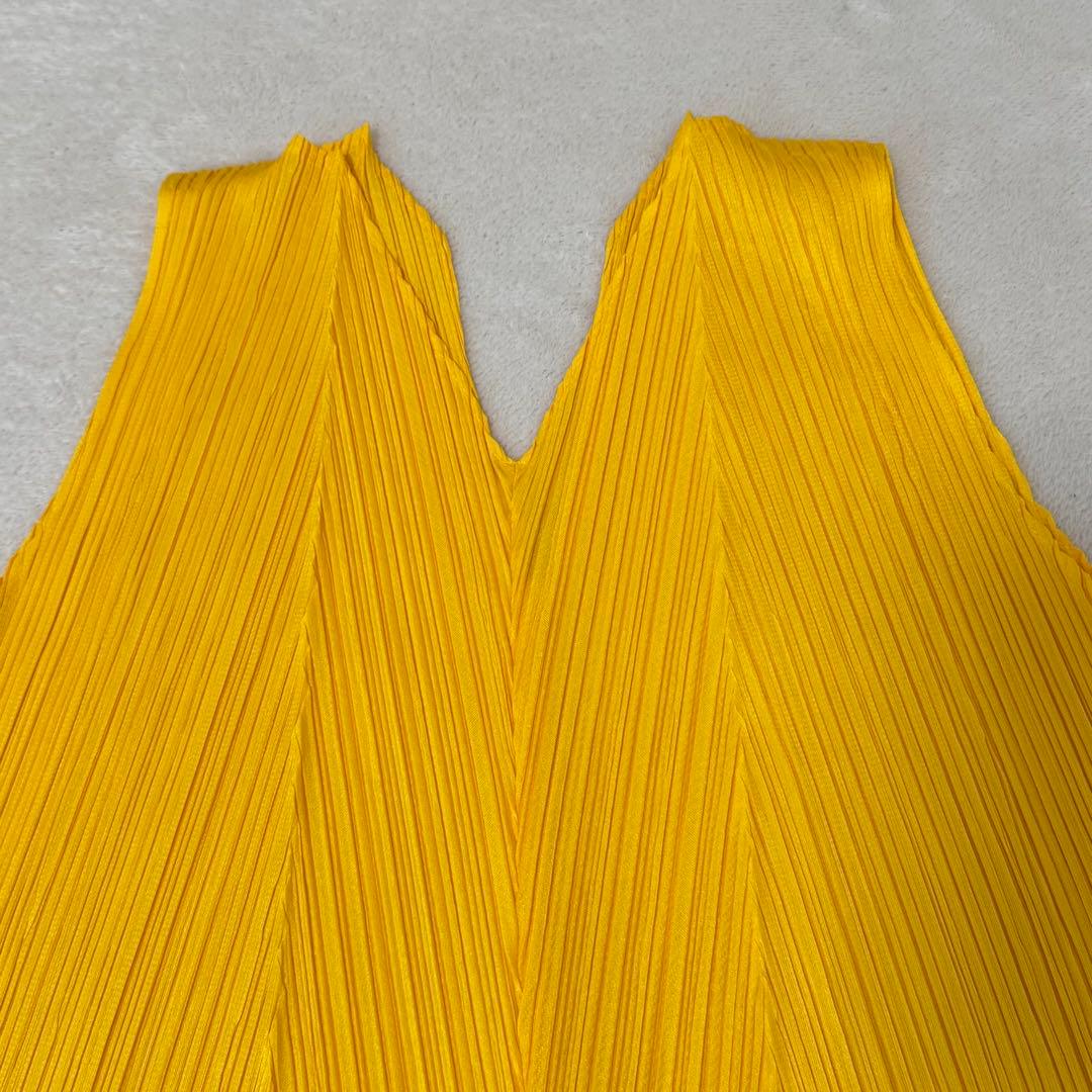 極美品✨PLEATS PLEASE 斜めプリーツ　変形　イエロー　ノースリーブ