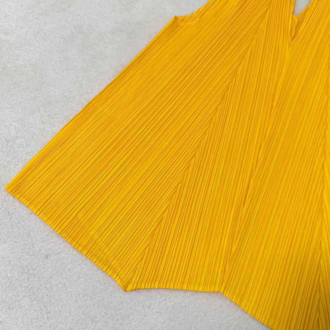 極美品✨PLEATS PLEASE 斜めプリーツ　変形　イエロー　ノースリーブ