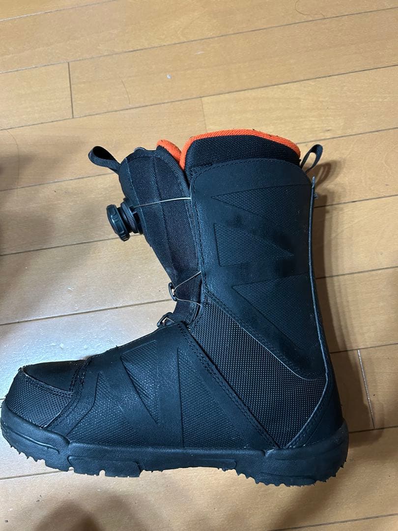 SALOMONスノーボードブーツ ブラック/オレンジ