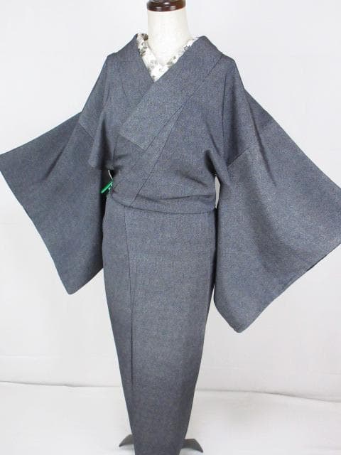 着用少ない！極鮫小紋＊江戸小紋＊黒＆白＊紋無し＊着物＊やせ型＊１５９ｃｍ＊裄６５