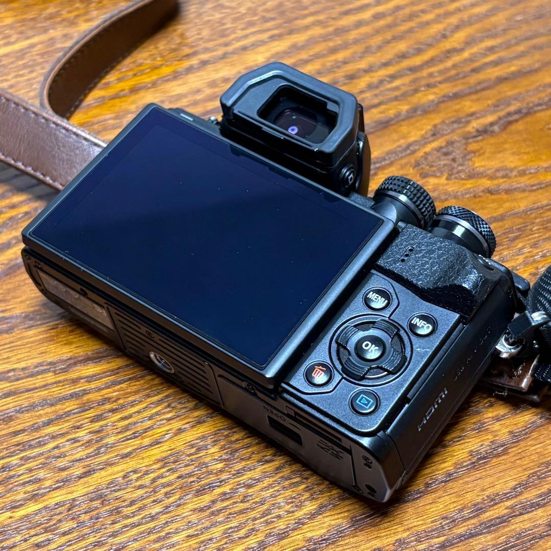 OLYMPUS E-M10 MKⅡ ダブルズーム+30mm F1.4 DC DN