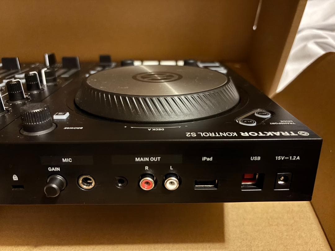 【値下げしました】TRAKTOR S2 MK3 DJコントローラー
