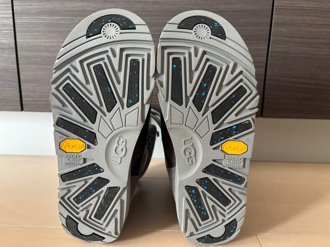 UGGビキウォータープルーフブーツ