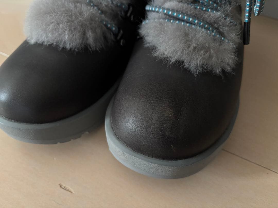 UGGビキウォータープルーフブーツ