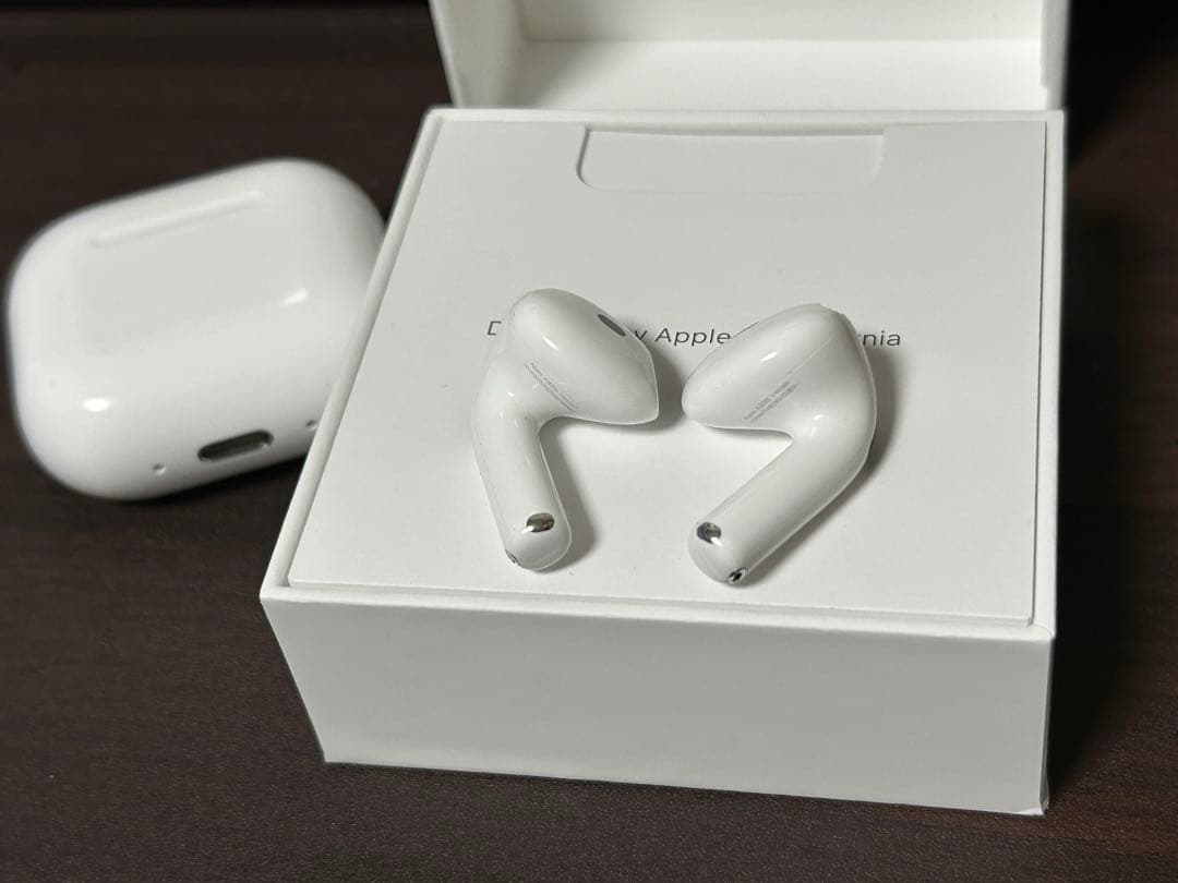 【未使用に近い美品】AirPods（第4世代）アクティブノイズキャンセリング搭載