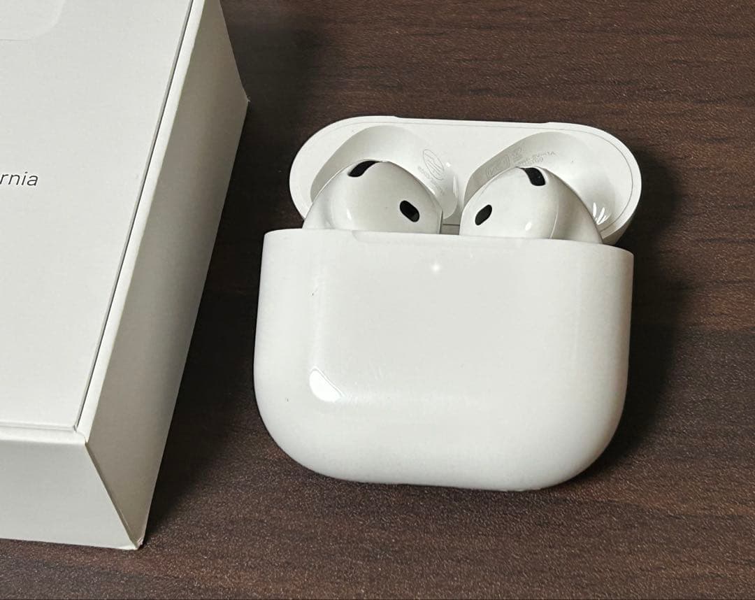 【未使用に近い美品】AirPods（第4世代）アクティブノイズキャンセリング搭載