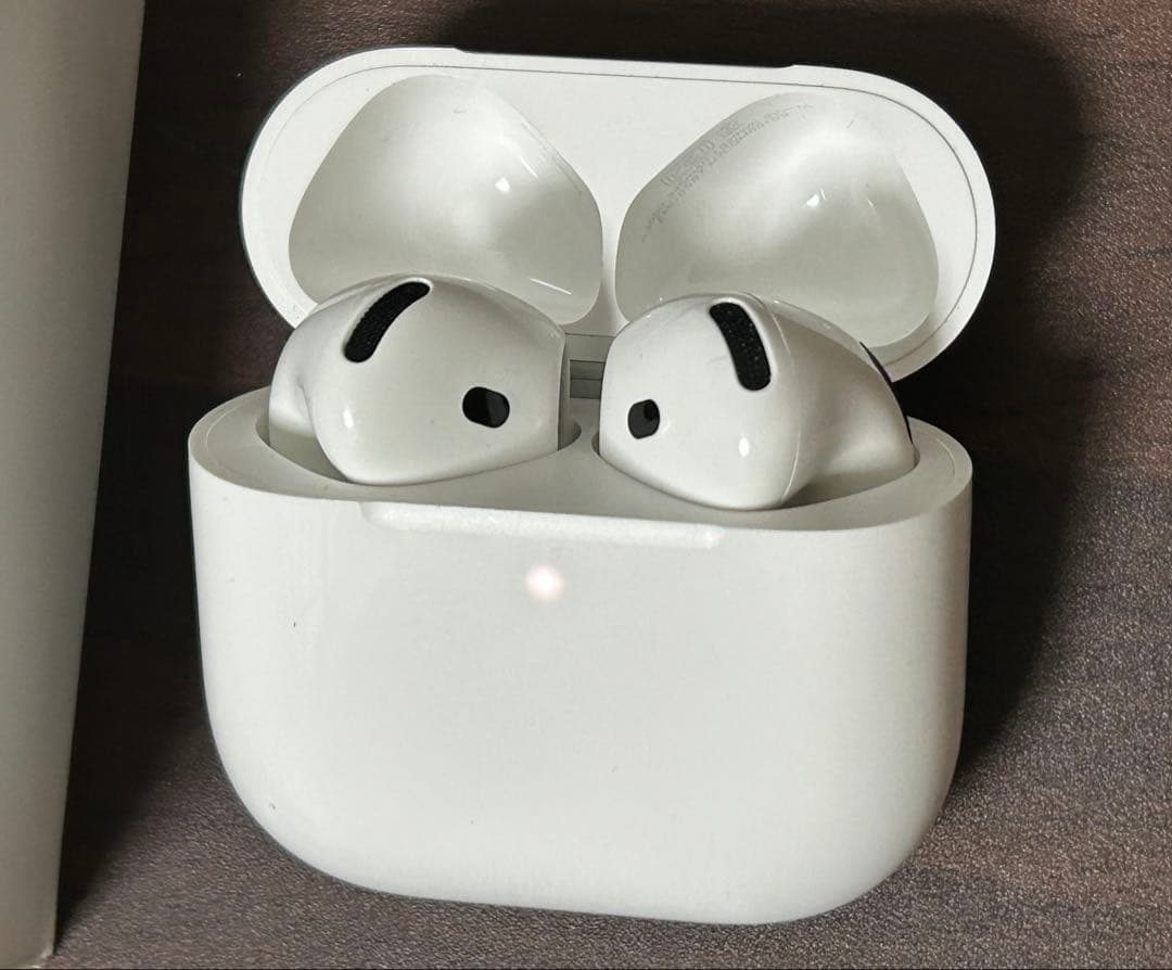 【未使用に近い美品】AirPods（第4世代）アクティブノイズキャンセリング搭載