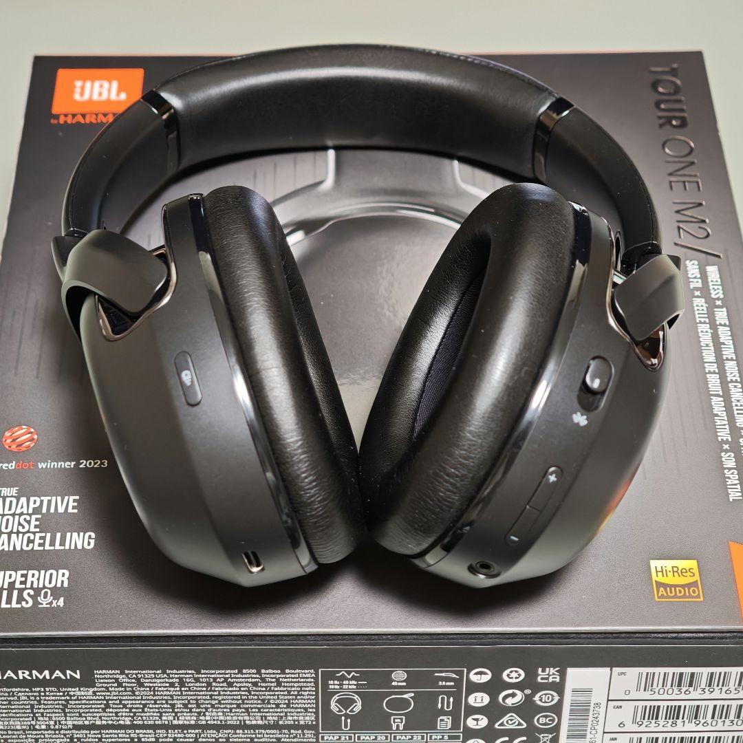 【ほぼ未使用】JBL Tour One M2 ワイヤレスヘッドホン スタンド付き