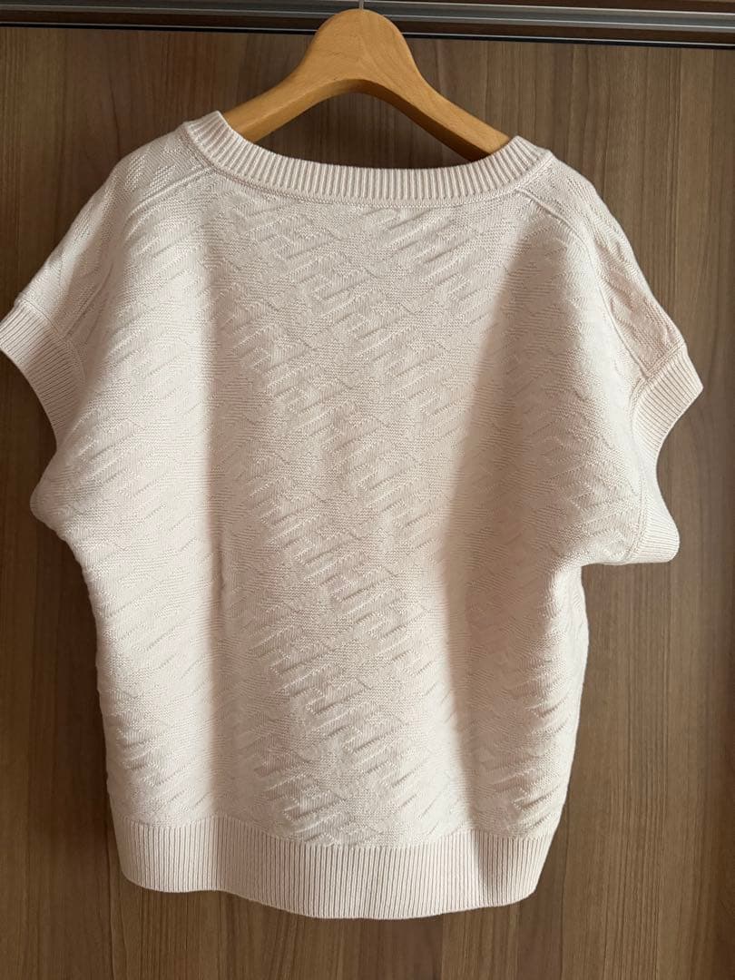 エルメス Hモチーフニットベスト