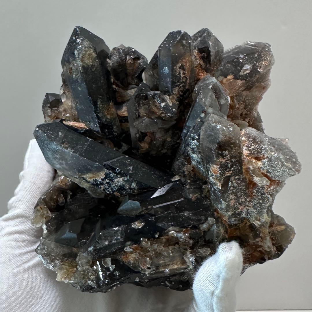 ✨特大 モリオンクラスター 1478g 台座付き 天然石置物 原石 魔除け