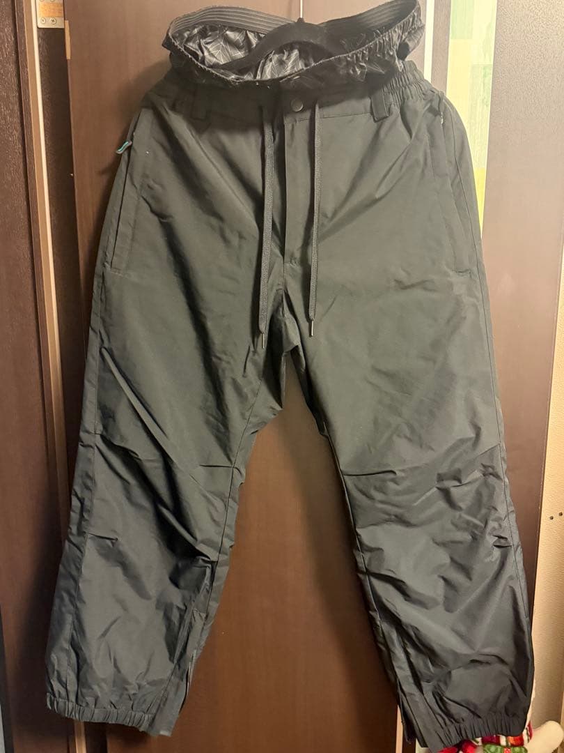 スノーボードウェア 上下セット　女性用 ゴアテックスグローブ付き　値下げしました