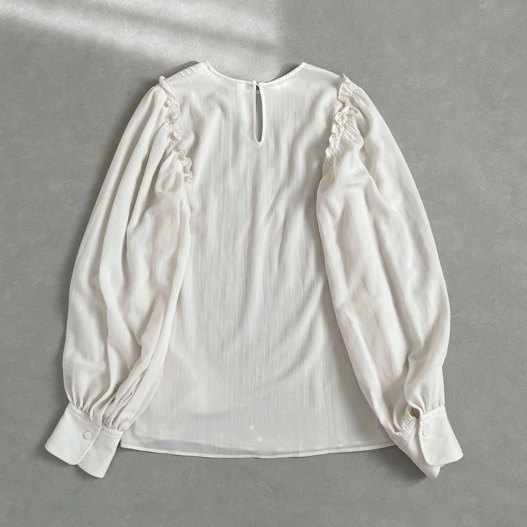 Col Pierrot × éclat コロピエロ　エクラ　フリル使いブラウス