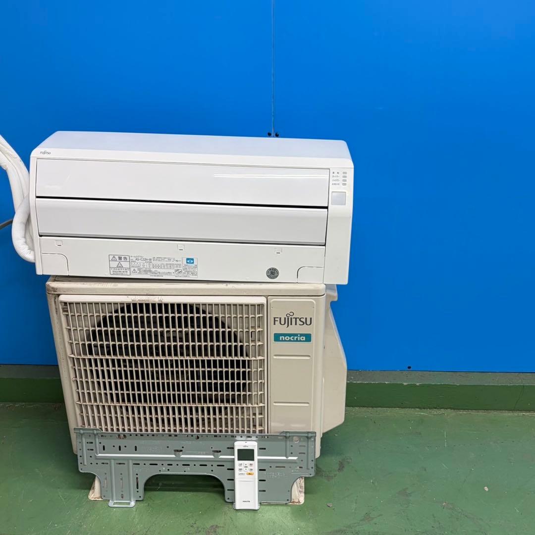 725 モデルルーム展示品　ルームエアコン　容量2.2kw 6畳〜8畳向け