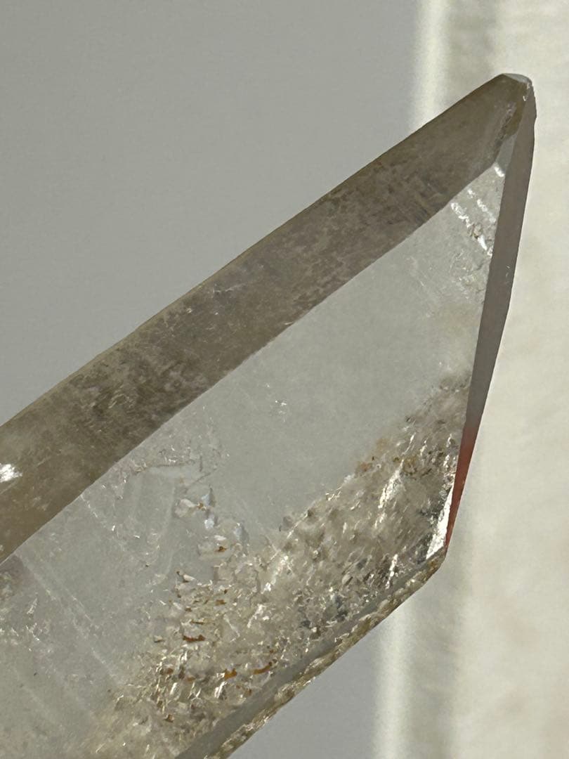 ディアマンティーナ産 スターブラリークォーツ 星屑を閉じ込めた高透明ポイント