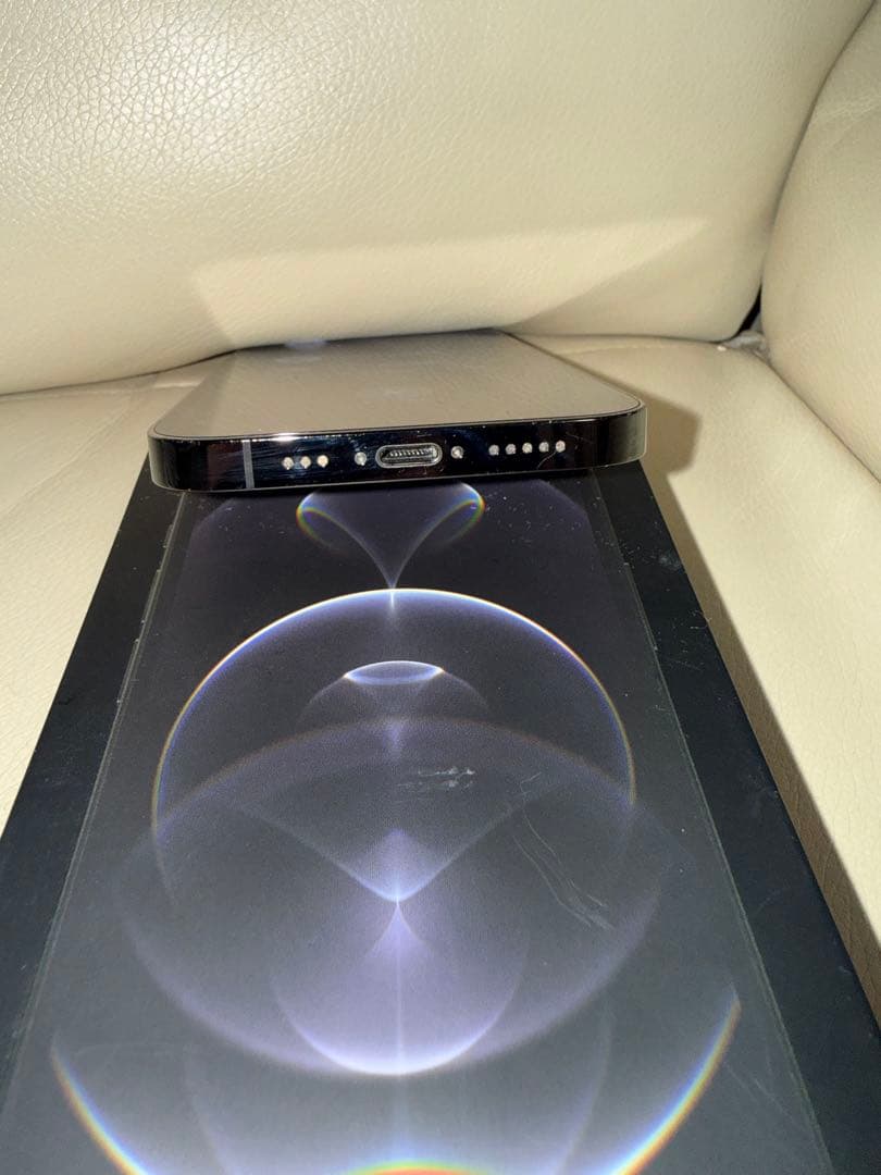 美品 iPhone 12 Pro グラファイト 本体256GB