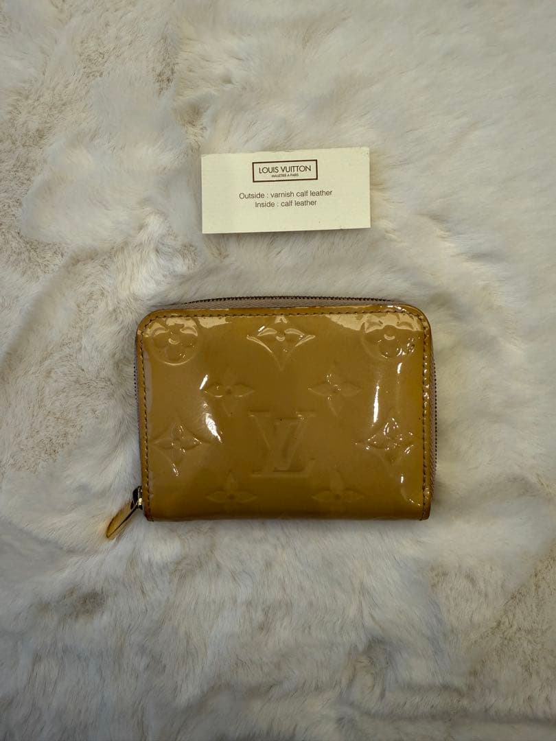 Louis Vuitton ケース ヴェルニベージュ