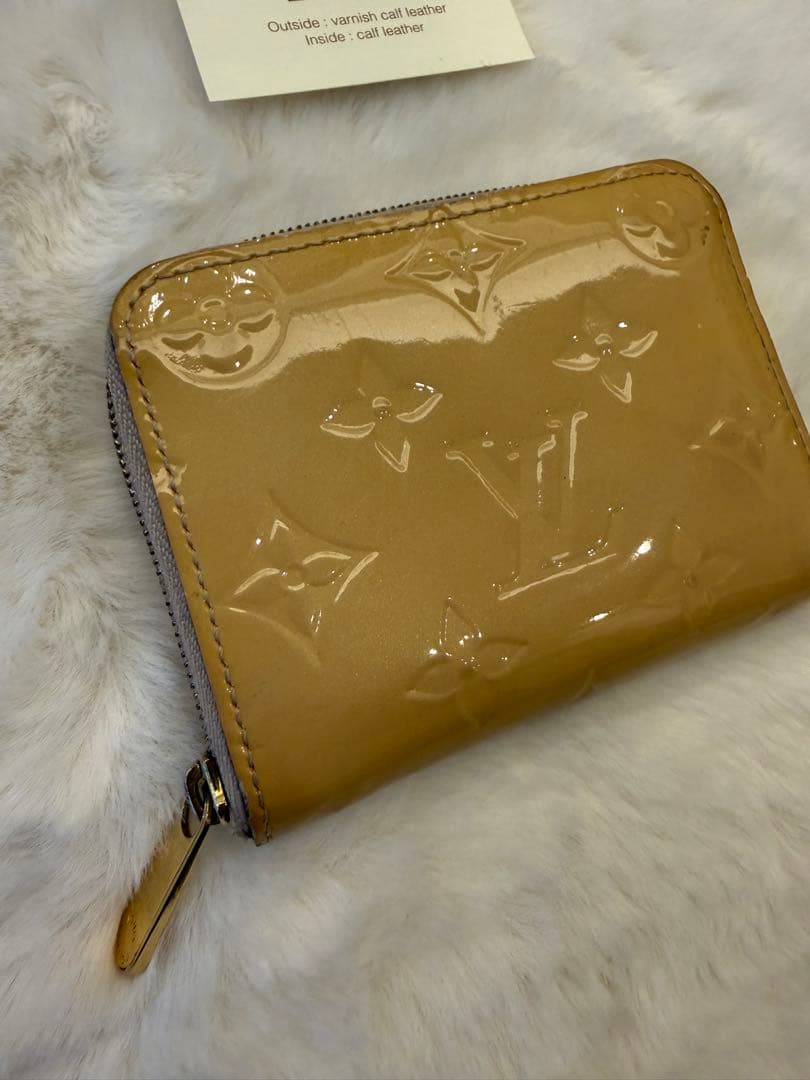 Louis Vuitton ケース ヴェルニベージュ