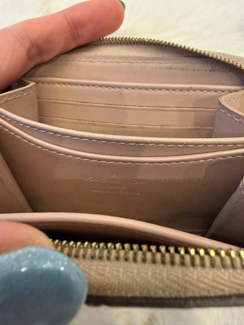 Louis Vuitton ケース ヴェルニベージュ