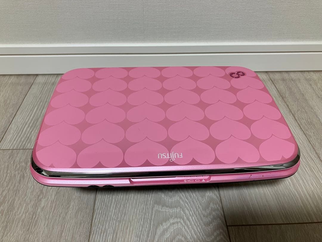 激レア　ノートパソコン モモエリコラボ限定モデル FMVLMG30PK