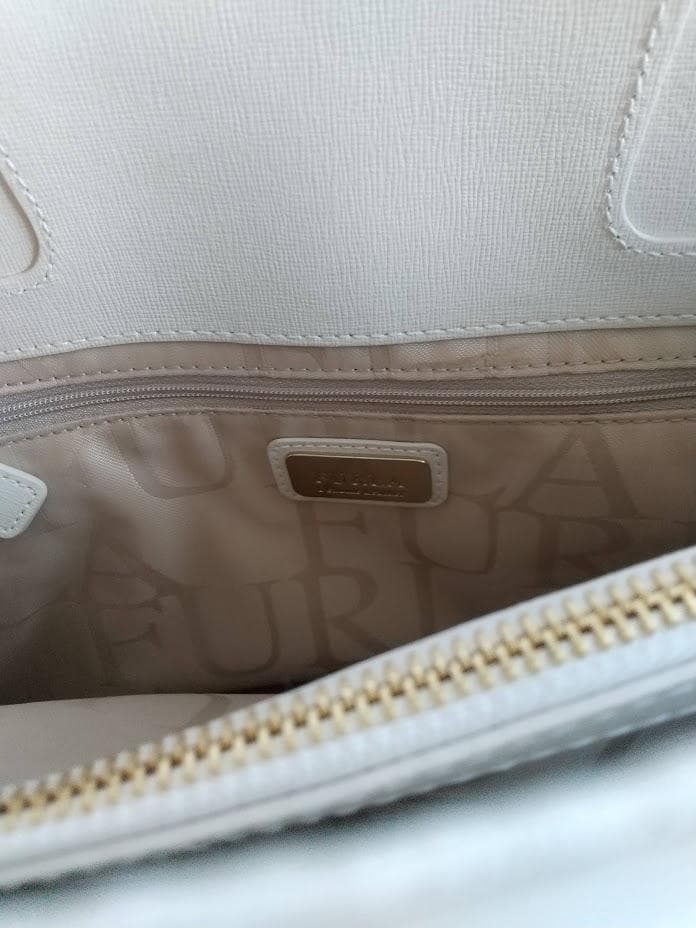 新品・未使用 フルラ FURLA ホワイト レザートートバッグ