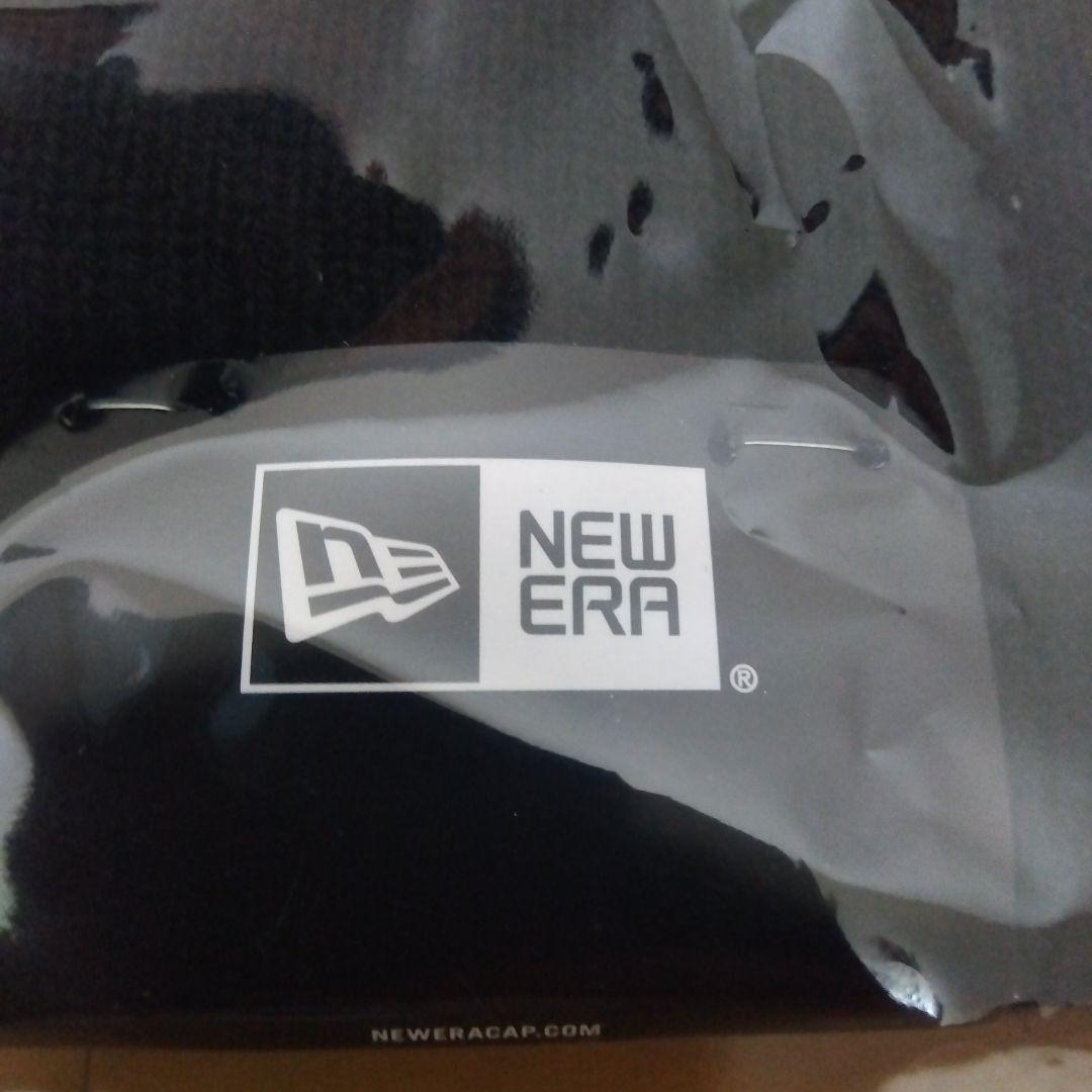 Supreme　NEW ERA コラボ ビーニー・ニット帽 黒