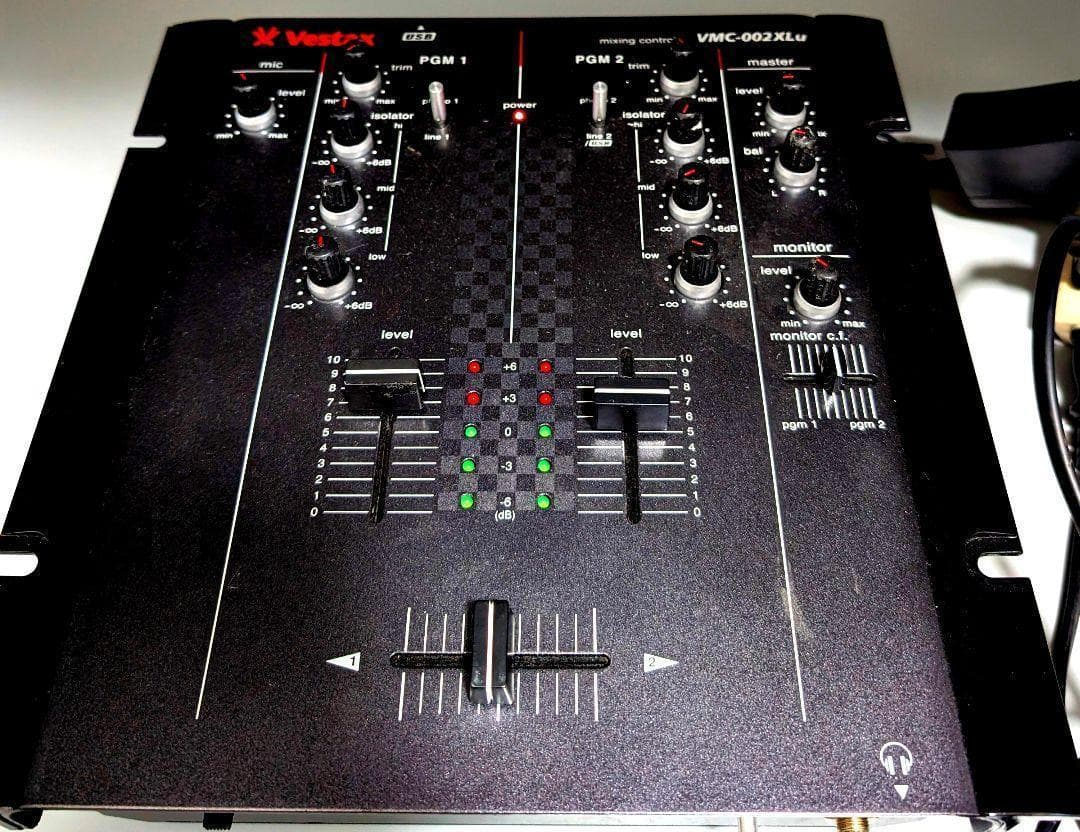 Vestax ミキサーVMC-002XLu