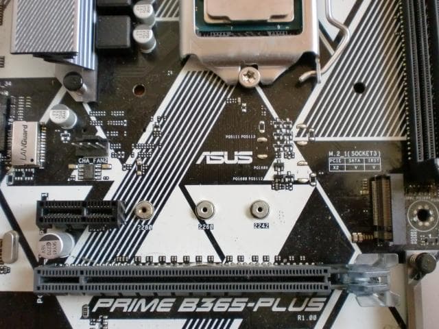 Intel Corei7-8700とASUS製マザーボード