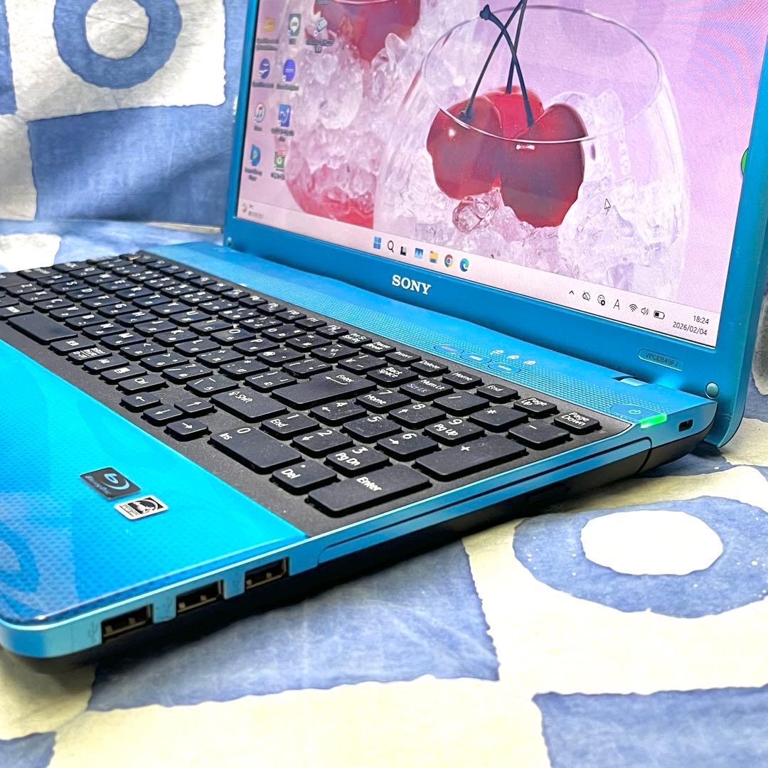 高性能SSD240GB☆i7☆人気のVAIO♡綺麗なブルー♪カメラ付！Win11
