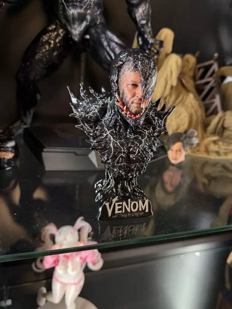 ホットトイズ　Venom バストフィギュア　最終値下げ