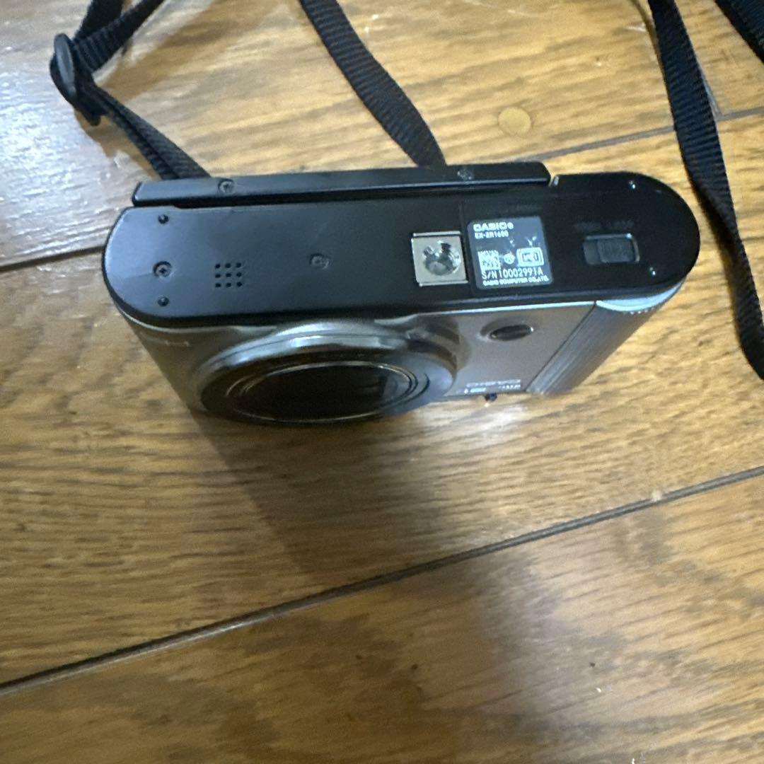 EXILIM HS コンパクトデジタルカメラ シルバー