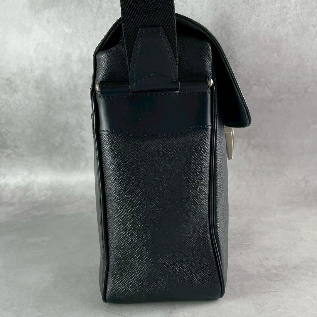 美品✨ルイヴィトン タイガ　ヤランガ ショルダーバッグレザー