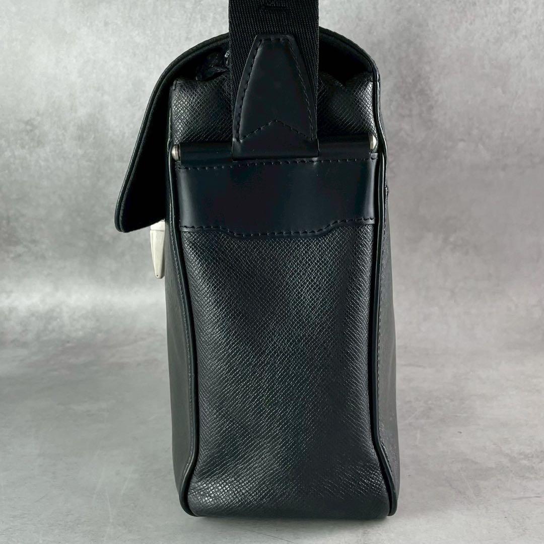 美品✨ルイヴィトン タイガ　ヤランガ ショルダーバッグレザー