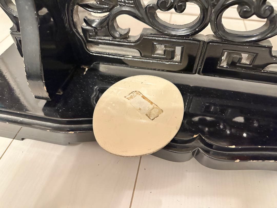 リ*ウ様 象牙風 彫刻 木製スタンド付き