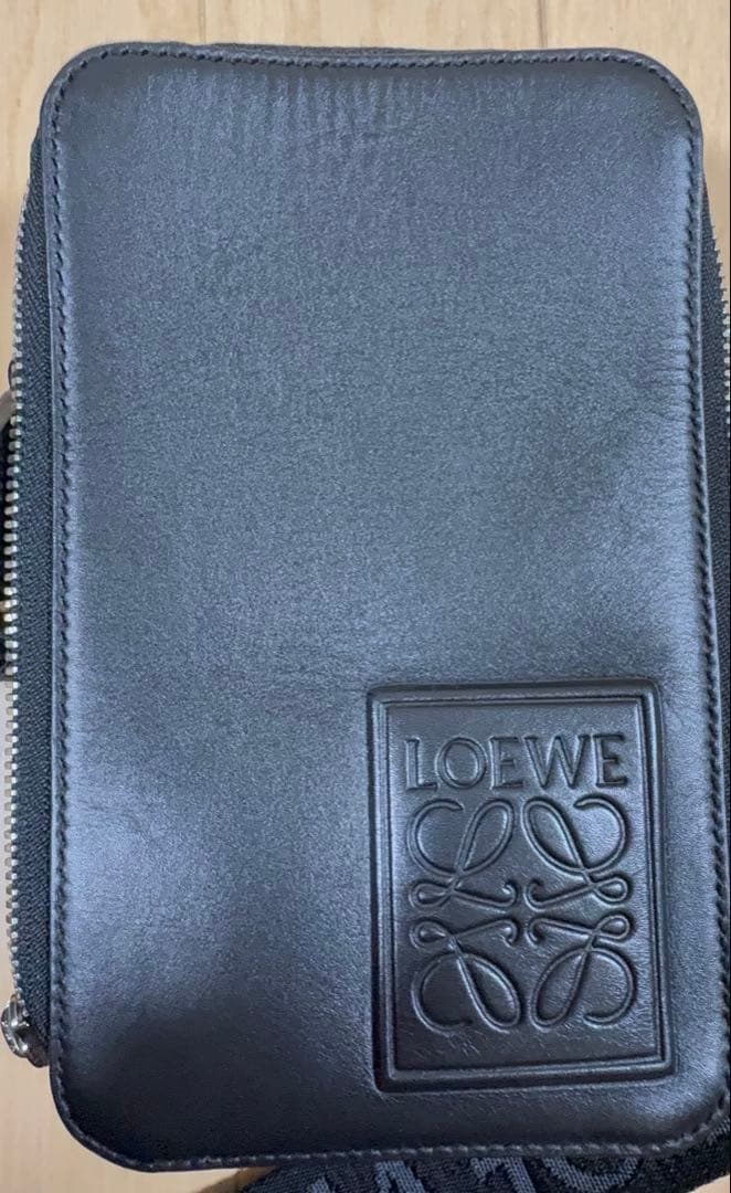 LOEWE ロエベ ショルダーバッグバーティカルクロスボディポケット国内正規品