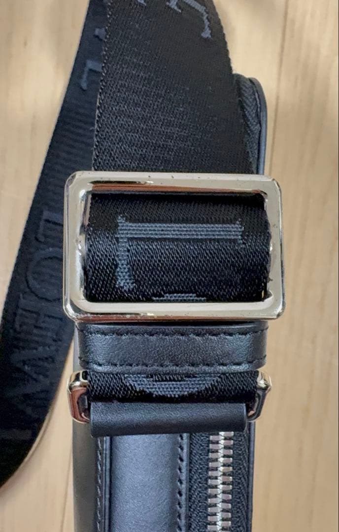 LOEWE ロエベ ショルダーバッグバーティカルクロスボディポケット国内正規品