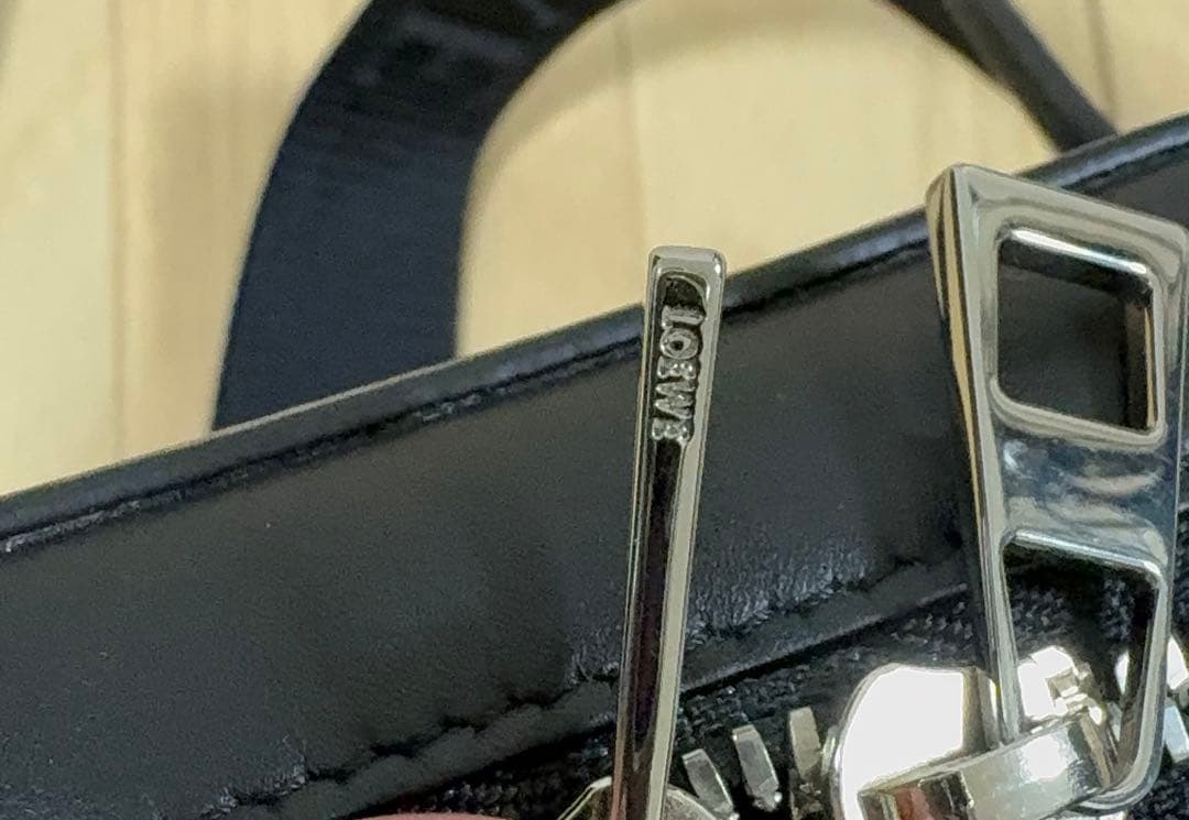 LOEWE ロエベ ショルダーバッグバーティカルクロスボディポケット国内正規品