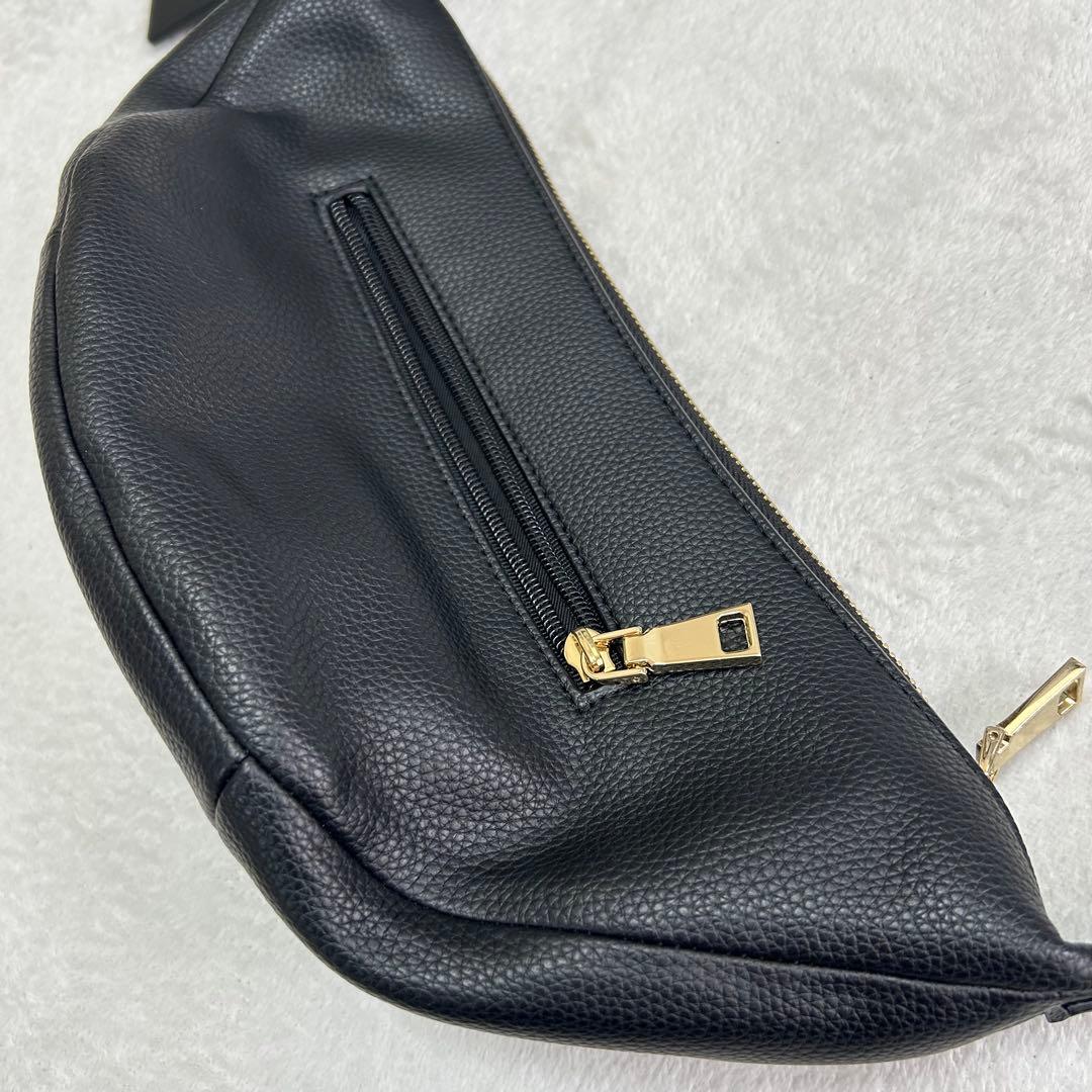 極美品✨RIVE DROITE カーブボディバッグ レザー　ブラック　リヴドロワ