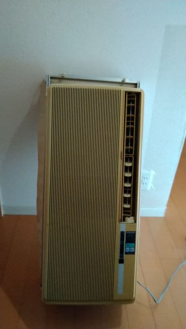 窓用エアコン 縦型　CW-161NR