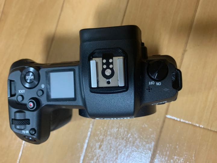 EOS R （バッテリーグリップ付）