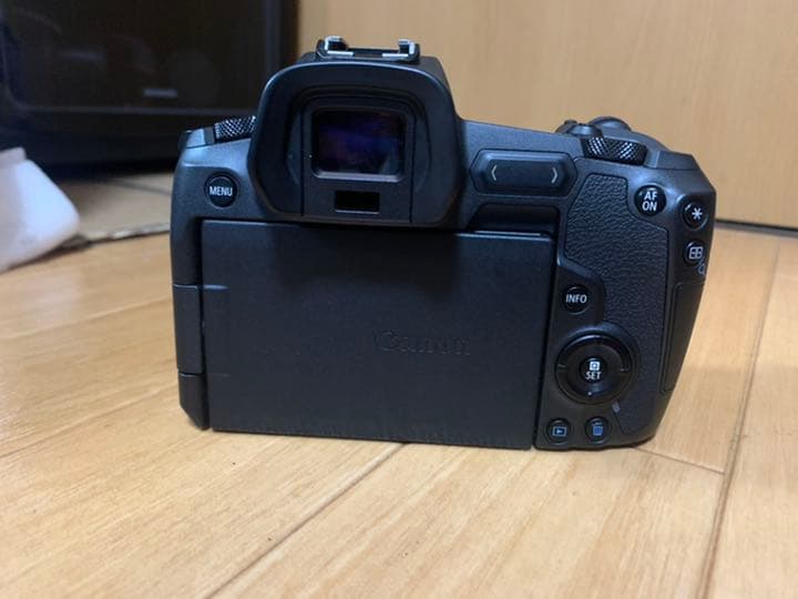 EOS R （バッテリーグリップ付）