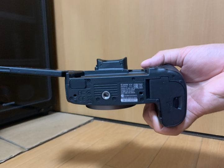 EOS R （バッテリーグリップ付）