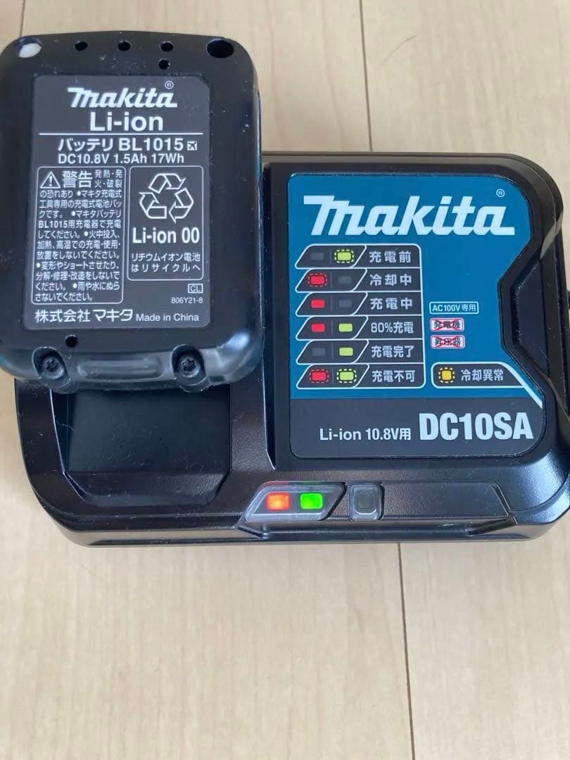 マキタ　CL1:08FDモデルステック型クリーナーコードレス　中古品　取説付